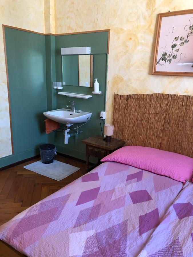 Chambres D'Hotes Le Passiflore Les Brenets Exteriér fotografie